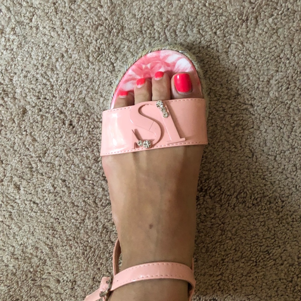 Size 40. Pre-owned excellent condition.